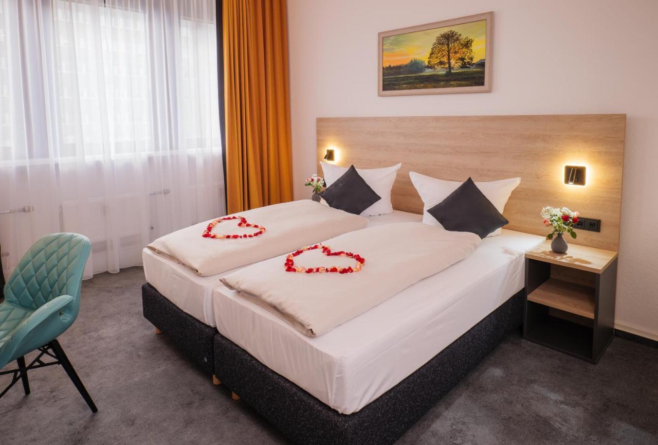 เบสต์ เวสเทิร์น คอมฟอร์ต บิสซิเนส โฮเต็ล Hotel นอยส์ ภายนอก รูปภาพ