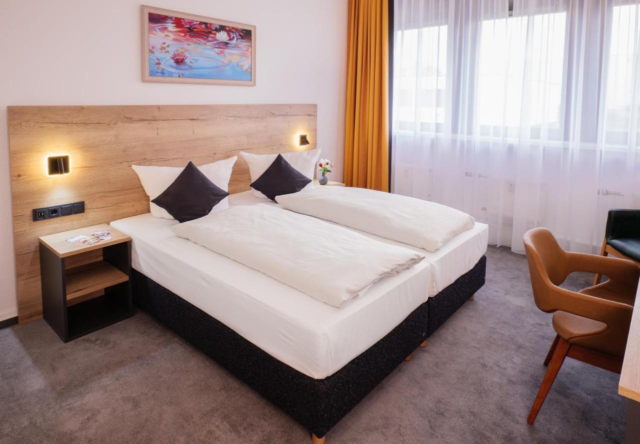 เบสต์ เวสเทิร์น คอมฟอร์ต บิสซิเนส โฮเต็ล Hotel นอยส์ ภายนอก รูปภาพ
