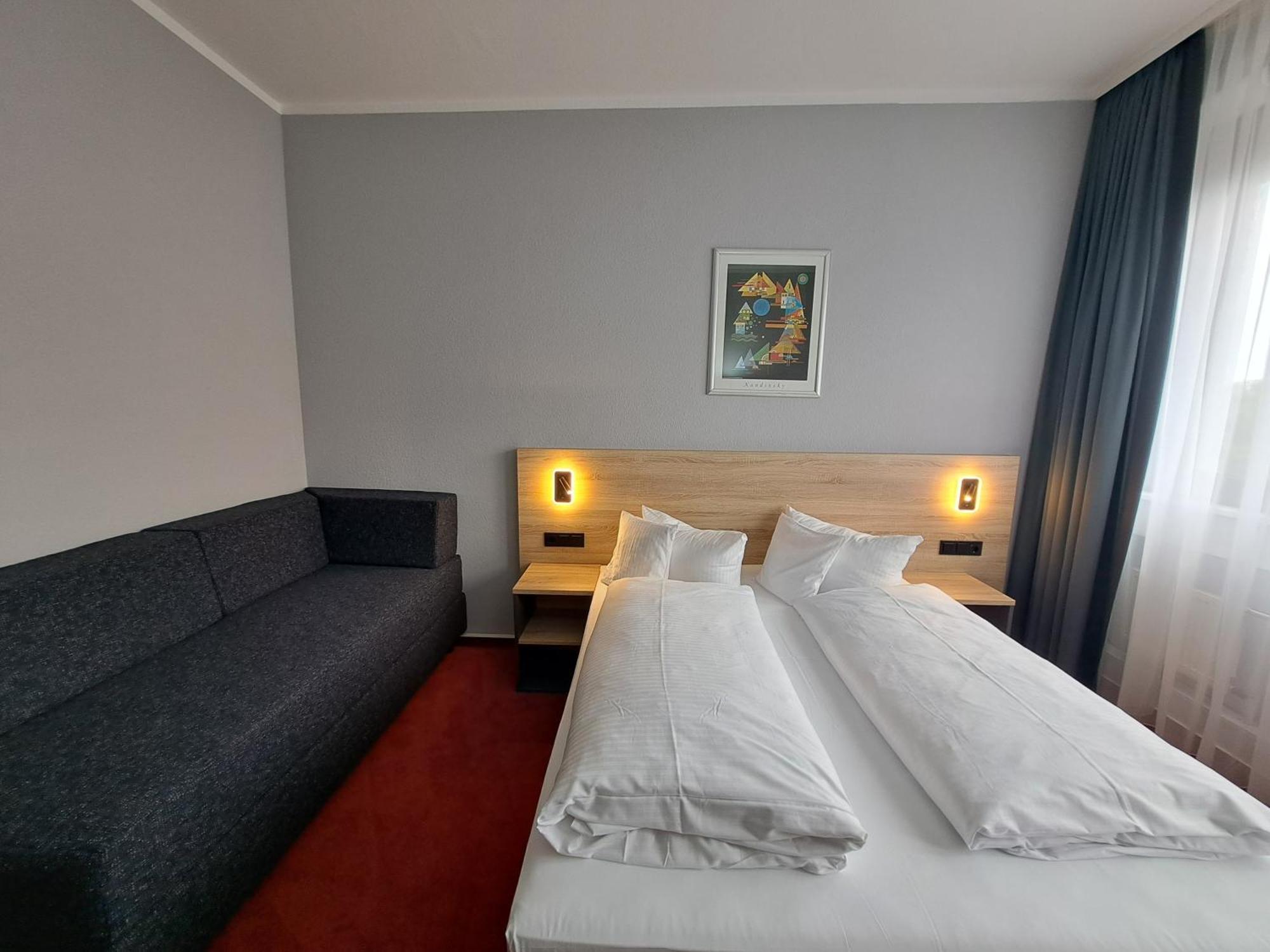 เบสต์ เวสเทิร์น คอมฟอร์ต บิสซิเนส โฮเต็ล Hotel นอยส์ ภายนอก รูปภาพ
