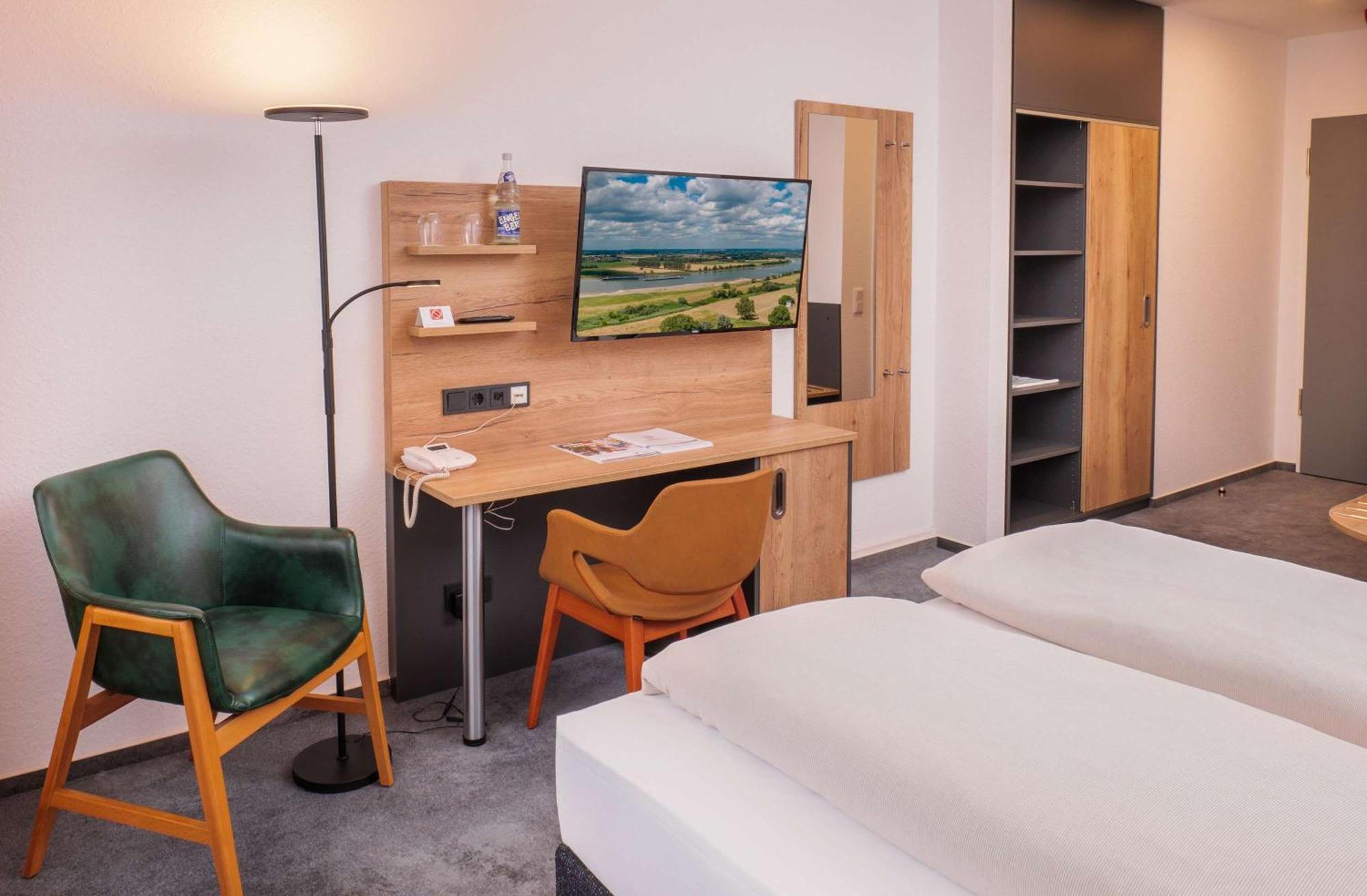 เบสต์ เวสเทิร์น คอมฟอร์ต บิสซิเนส โฮเต็ล Hotel นอยส์ ภายนอก รูปภาพ