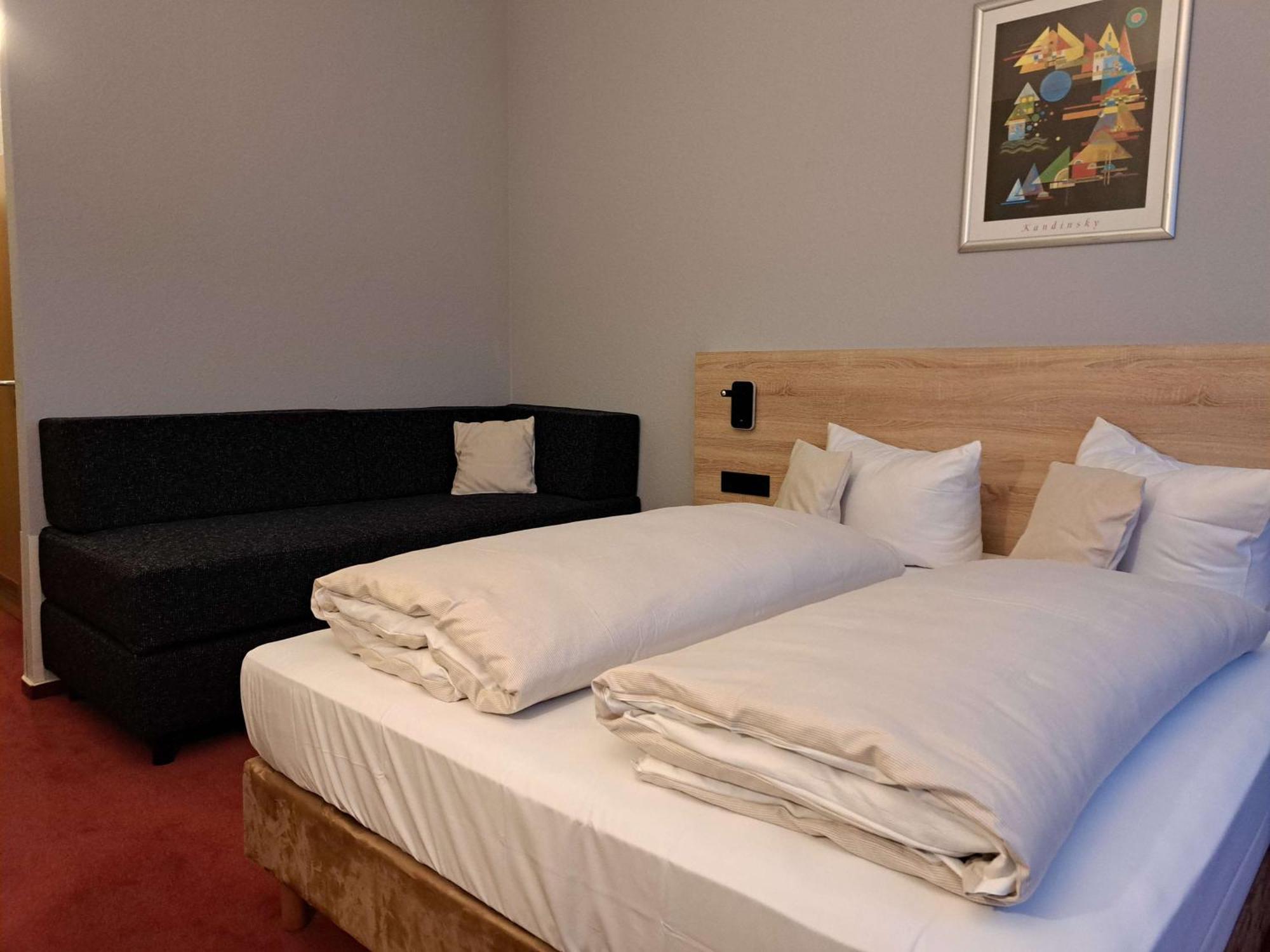 เบสต์ เวสเทิร์น คอมฟอร์ต บิสซิเนส โฮเต็ล Hotel นอยส์ ภายนอก รูปภาพ