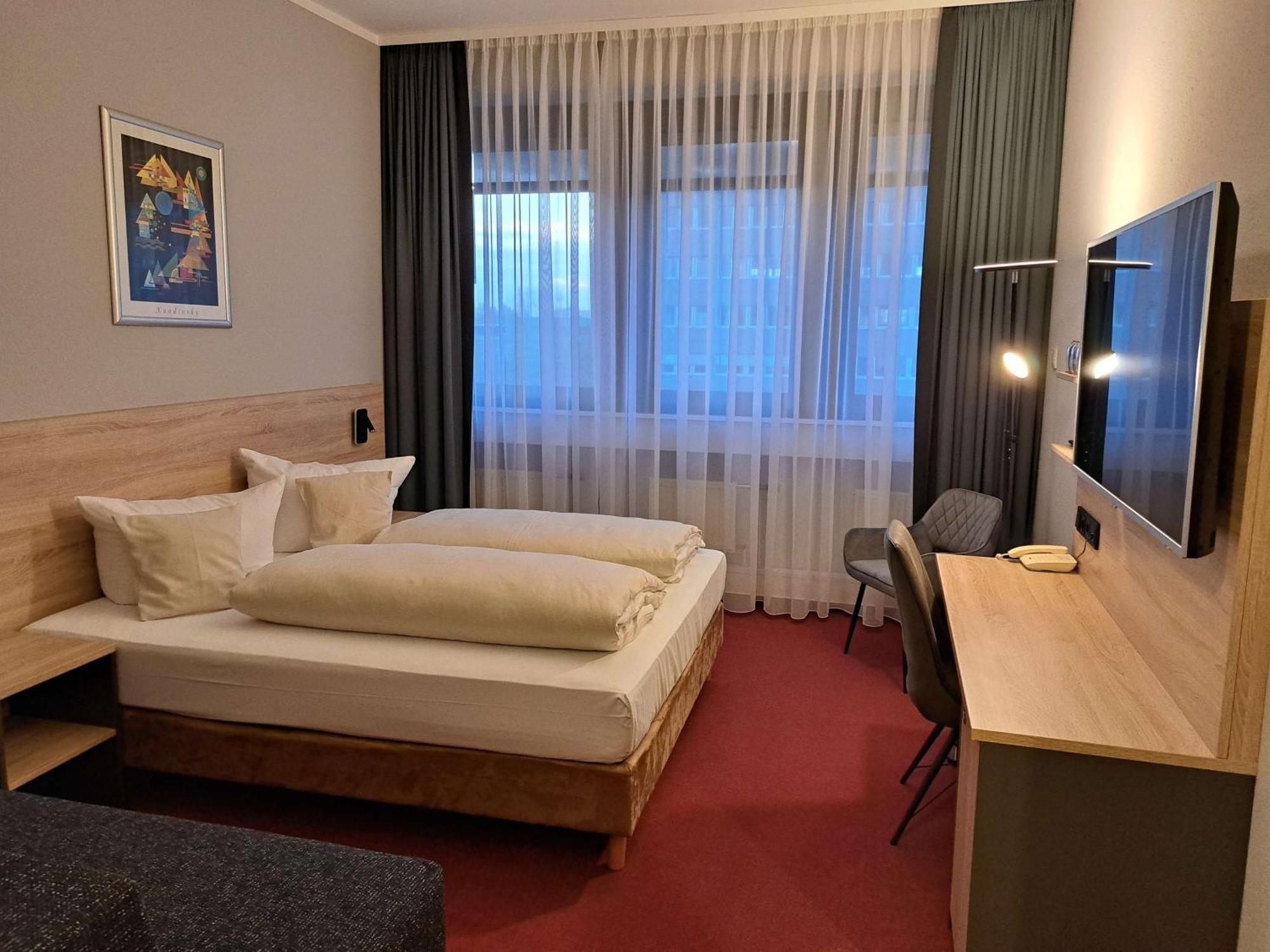 เบสต์ เวสเทิร์น คอมฟอร์ต บิสซิเนส โฮเต็ล Hotel นอยส์ ภายนอก รูปภาพ